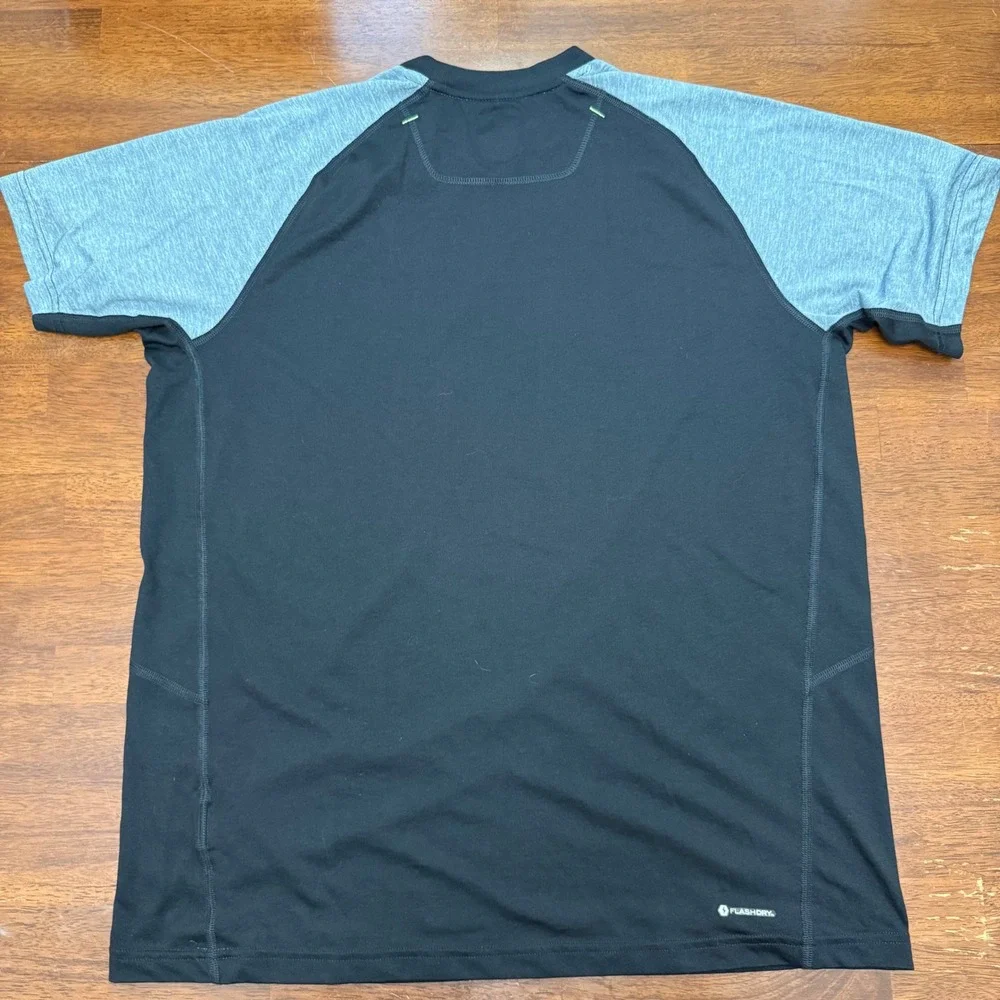 The North Face T-Shirt Bundle Mens Large Black Grey FlashDry Performance 2 Pack
